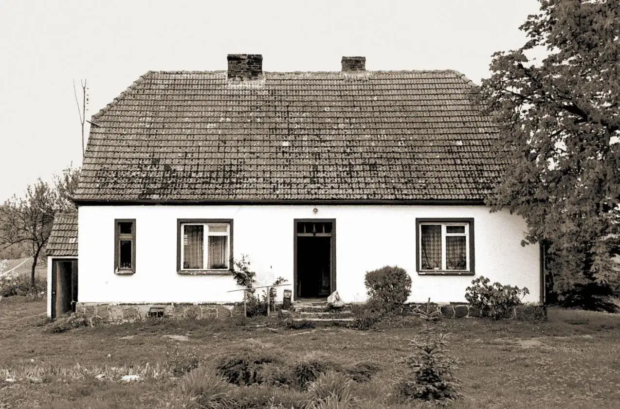 stary dom budynek przed 20 lat