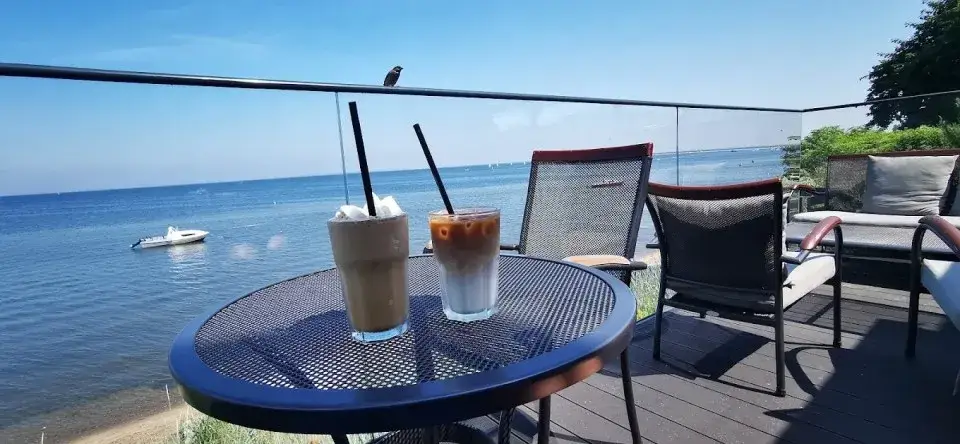 Kawiarnia Rewal, desery Rewal, kawa z widokiem na morze Rewal