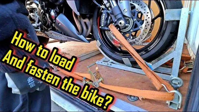 Mocowanie motocykla w busie