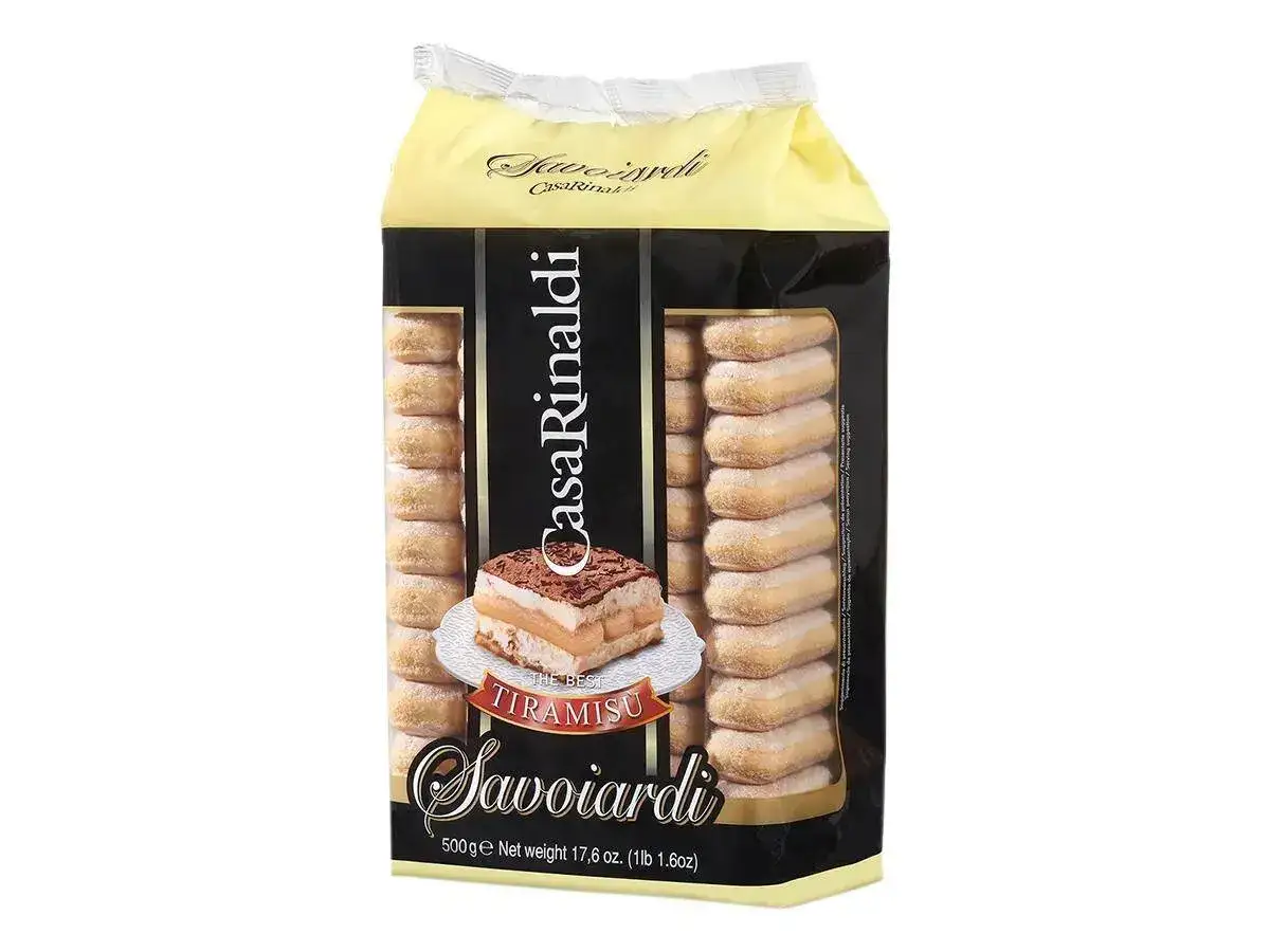 Idealne biszkopty do tiramisu: Savoiardi Casa Rinaldi. Opakowanie zawiera podłużne biszkopty, idealne do przygotowania pysznego deseru.