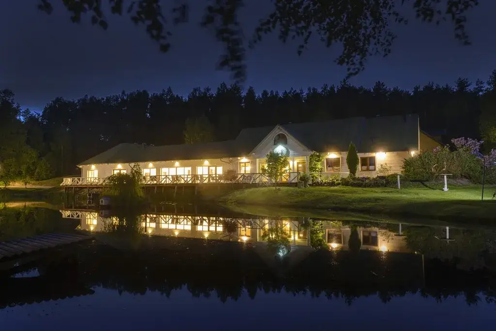 restauracja kaszuby widok na jezioro