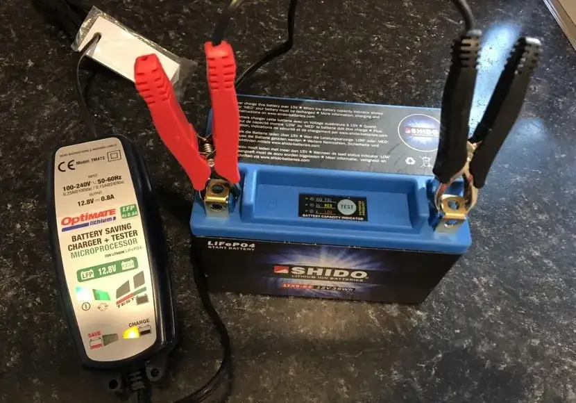 akumulator motocyklowy ładowanie czas wz&oacute;r