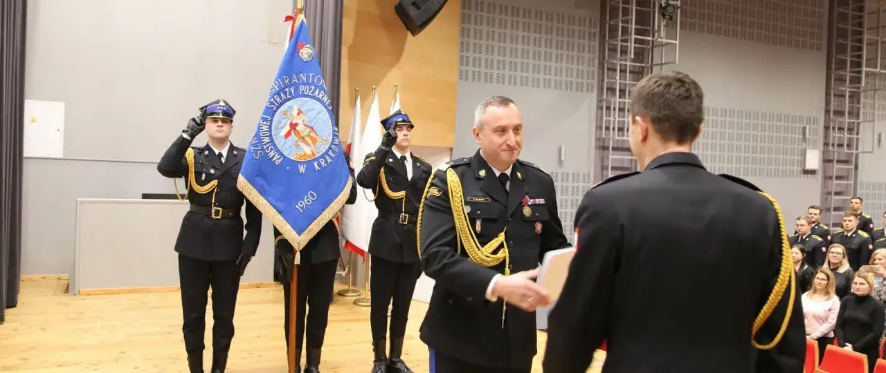 Materiały sztandar szkolny waga