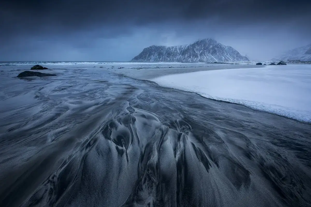 beautiful landscape photo wide angle perspective