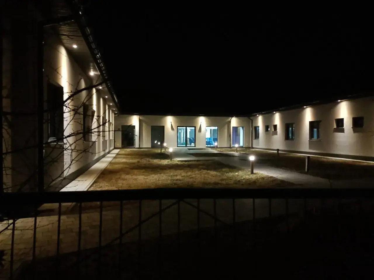 Wnętrze Domu Opieki Chmiel pokój