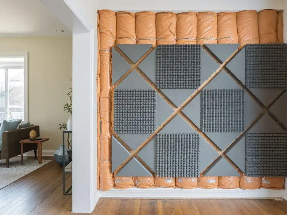 Materiały wygłuszające ścianę por&oacute;wnanie