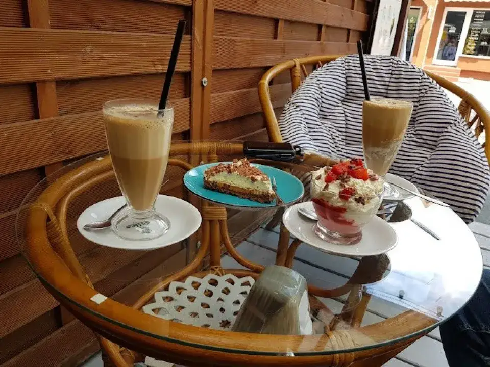 Zdjęcie Gdzie zjeść w Juracie? Odkryj najlepsze restauracje i lokale