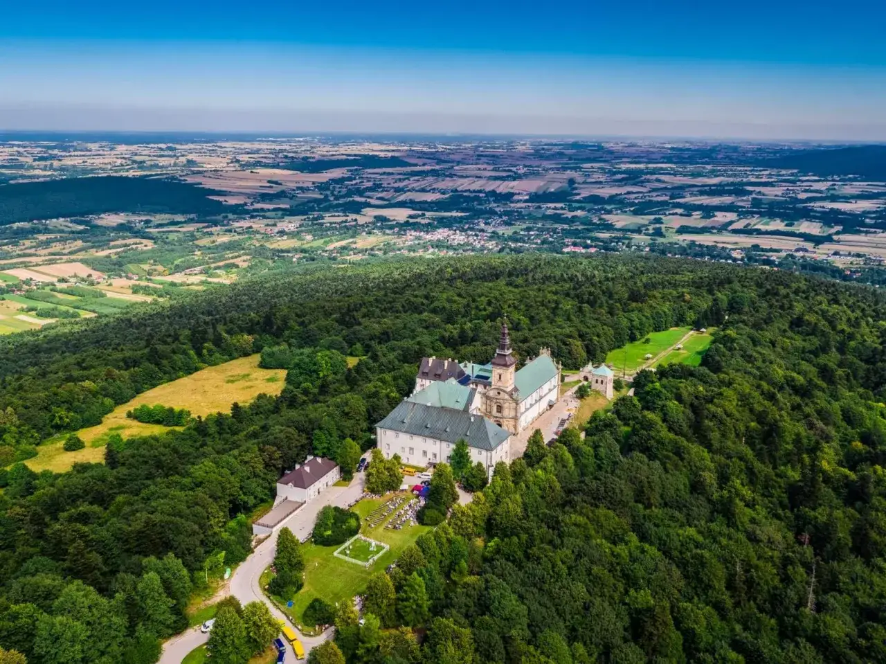 Zdjęcie Gdzie jest Łysa Góra? Odkryj jej tajemnice i piękno w Polsce