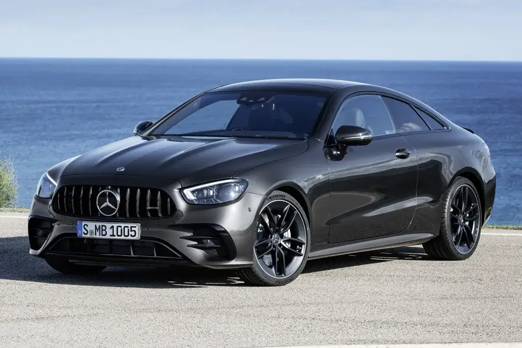 Zdjęcie Mercedes E Klasa Coupe – co warto wiedzieć przed zakupem luksusowego auta?