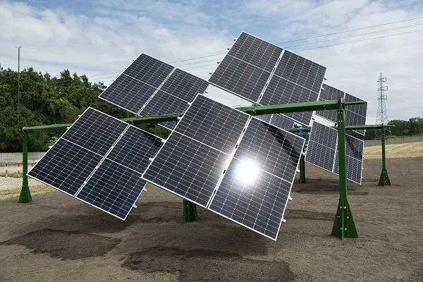 Zdjęcie  Śledzenie paneli fotowoltaicznych – ruchome trackery w 2023 roku