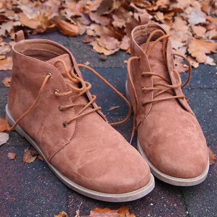 Zdjęcie Jak odnowić zamszowe buty i przywrócić im nowy wygląd