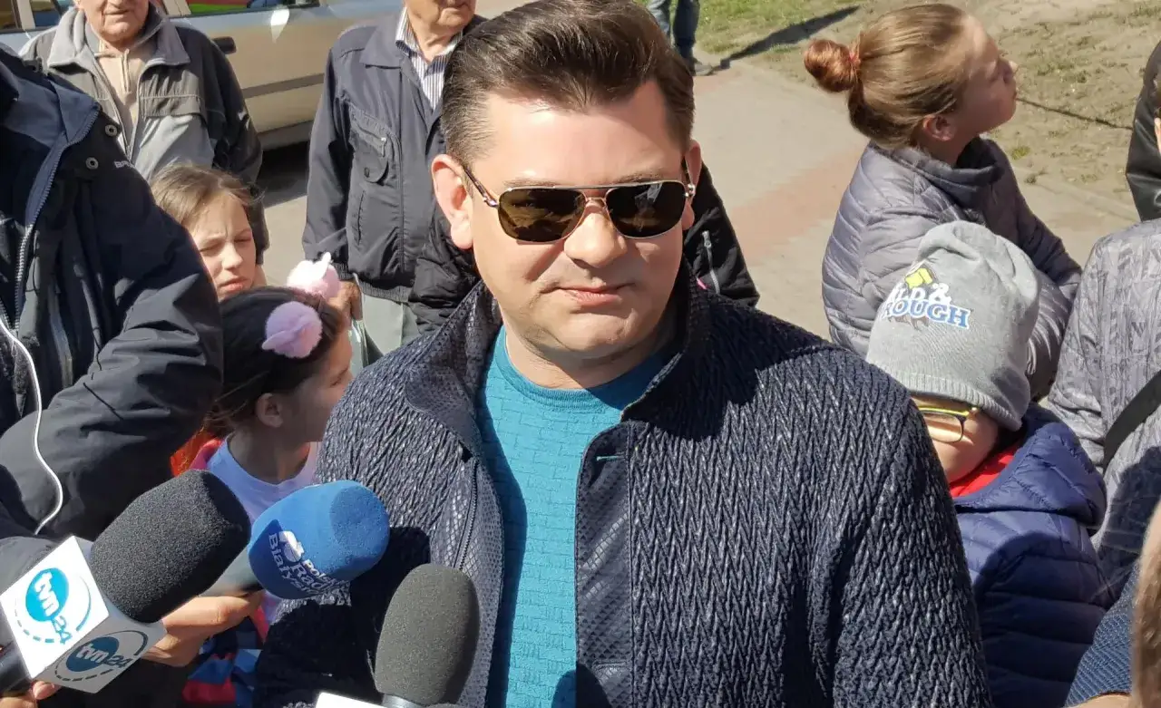 Zdjęcie Ile lat ma Zenon Martyniuk z zespołu Akcent? Zaskakujące fakty!