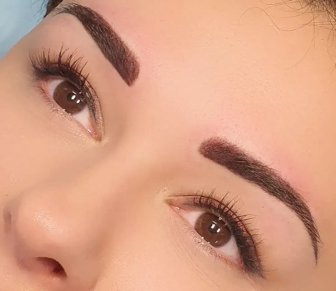 Zdjęcie Gdzie najlepiej wykonać makijaż permanentny brwi we Wrocławiu?