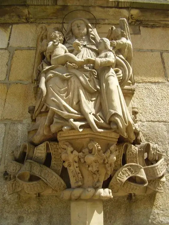 Zdjęcie Rzeźba gotycka: Odkryj fascynujący świat średniowiecznej sztuki