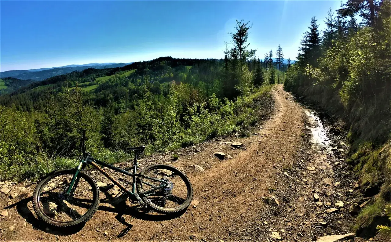 Zdjęcie Najlepsze trasy rowerowe w Ustroniu – odkryj swoje ulubione szlaki