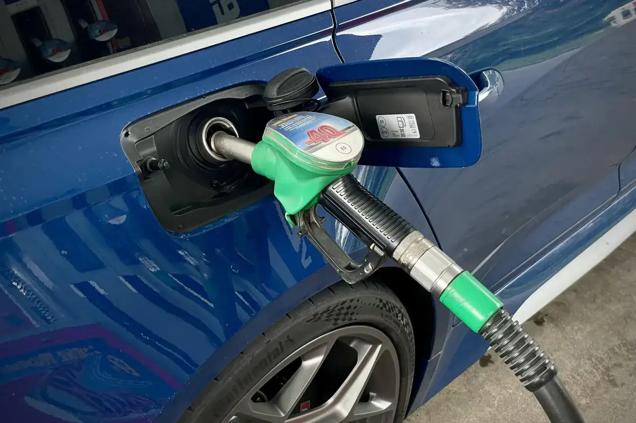 Zdjęcie Jaka benzyna do samochodu? Uniknij kosztownych błędów w wyborze