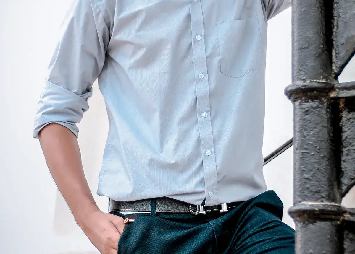 Zdjęcie Jak zawinąć rękawy w koszuli, aby wyglądać elegancko i stylowo