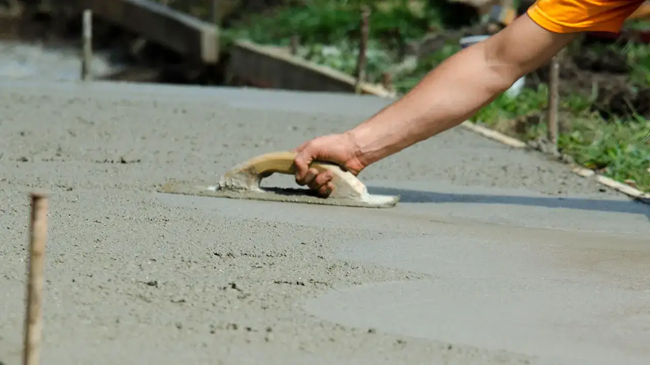 Zdjęcie Ile schnie beton B25? Kluczowe informacje i wskazówki dotyczące pielęgnacji