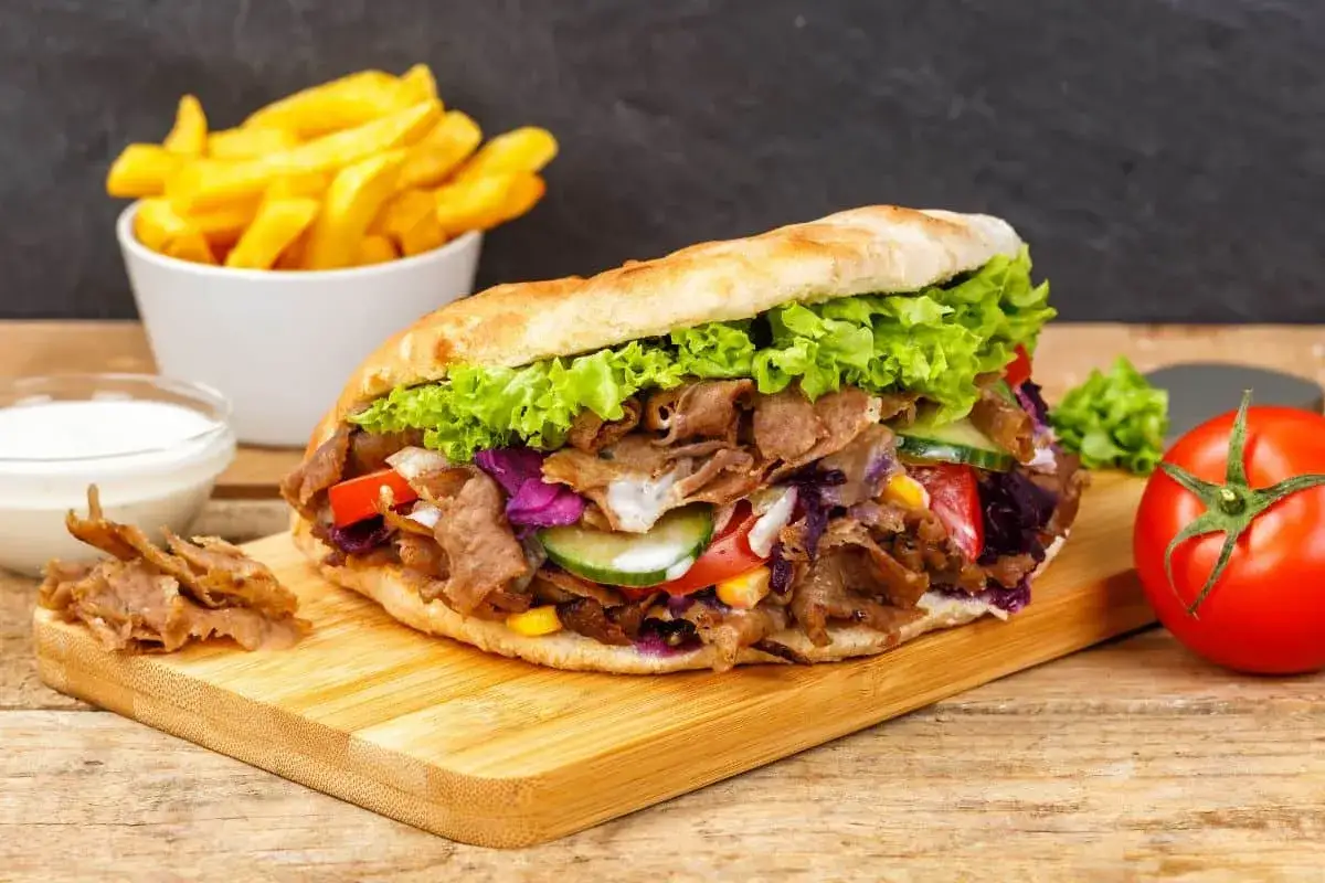 Zdjęcie Jak zrobić kebab w domu - proste przepisy, kt&oacute;re zachwycą smakami