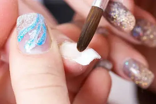 Zdjęcie Czym jest manicure akrylowy? Poznaj jego zalety i ryzyka
