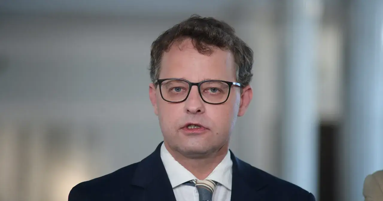 Zdjęcie Czy Marcin Romanowski ma żonę? Oto zaskakujące fakty o jego życiu