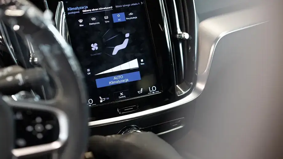 Zdjęcie Jak włączyć klimatyzację postojową w Volvo FH i uniknąć problemów