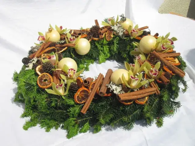 Zdjęcie Co oznacza symbol wieniec adwentowy i jego głęboka symbolika?