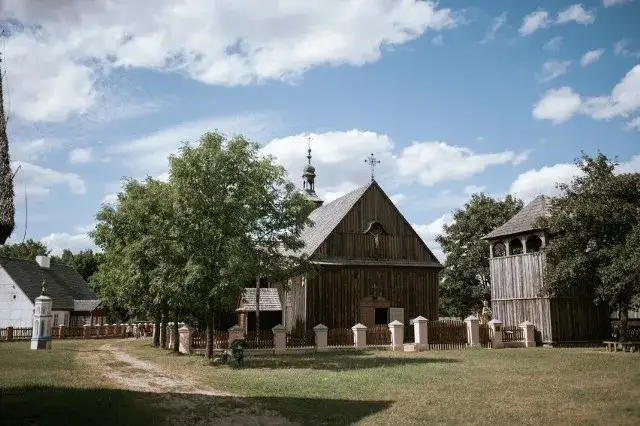Zdjęcie Skansen Wielkopolska: Odkryj fascynującą historię i atrakcje