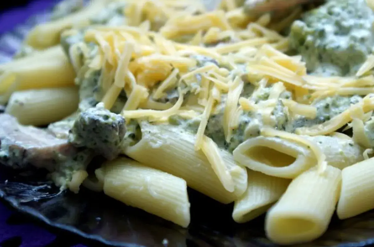 Zdjęcie Prosty przepis na penne z boczkiem – idealny obiad w 30 minut