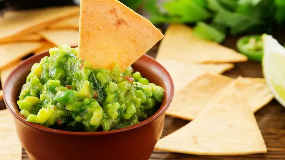 Zdjęcie Jak zrobić guacamole z awokado - prosty przepis na idealną pastę
