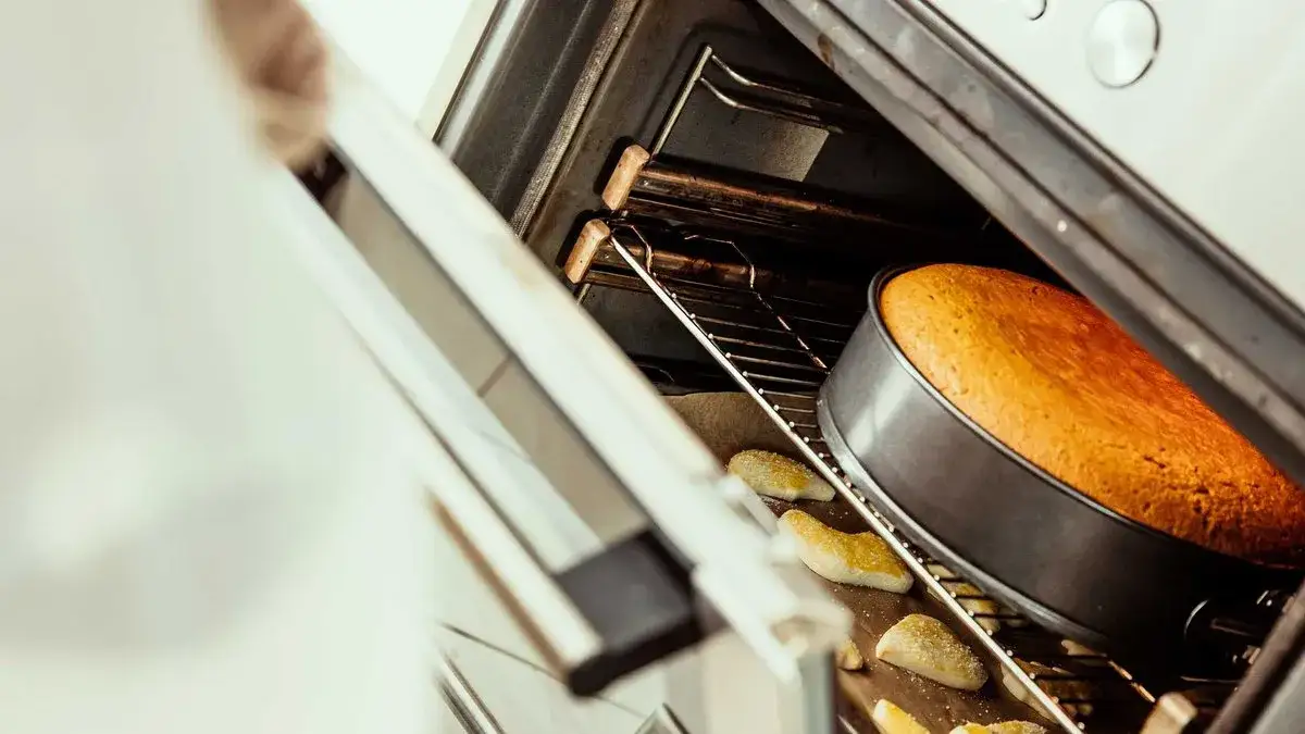 Zdjęcie Jak zrobić, żeby sernik nie opadł - sprawdzone sposoby na sukces