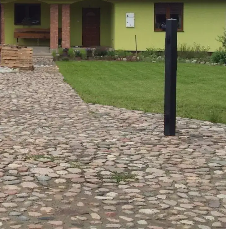 Zdjęcie Jak zrobić podjazd z kamienia - krok po kroku, uniknij najczęstszych błędów