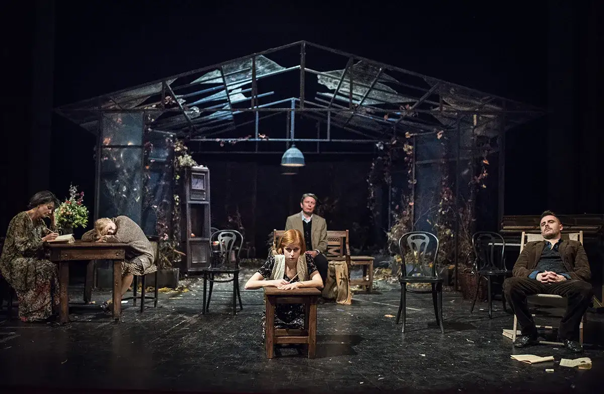 Zdjęcie Wania Wujaszka: recenzje, bilety i tajemnice spektaklu, który porusza widzów