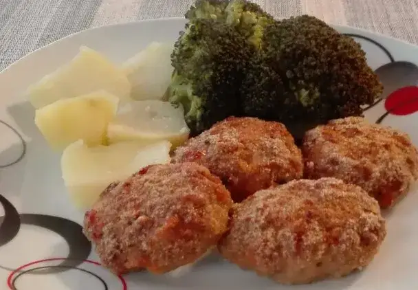 Zdjęcie Jak zrobić dietetyczne kotlety mielone, które zachwycą smakiem i zdrowiem