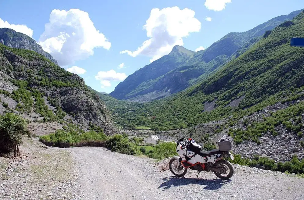 Zdjęcie Najpiękniejsze trasy motocyklowe w Albanii, które musisz przejechać