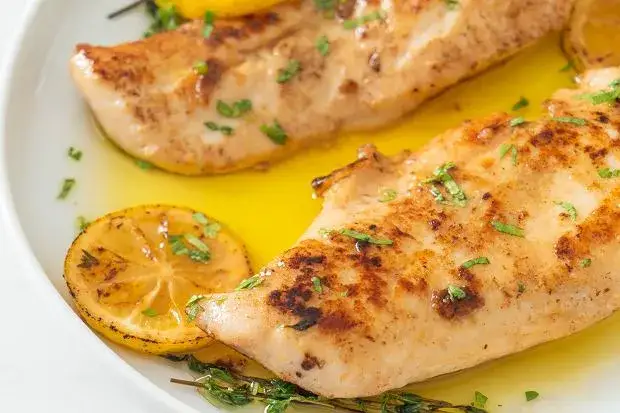 Zdjęcie Piers z kurczaka w piekarniku ile stopni, aby uniknąć suchego mięsa