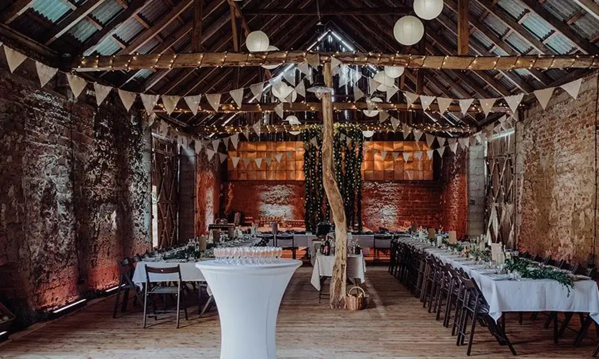 Zdjęcie Ile kosztuje wybudowanie stodoły? Poznaj ukryte wydatki i oszczędności