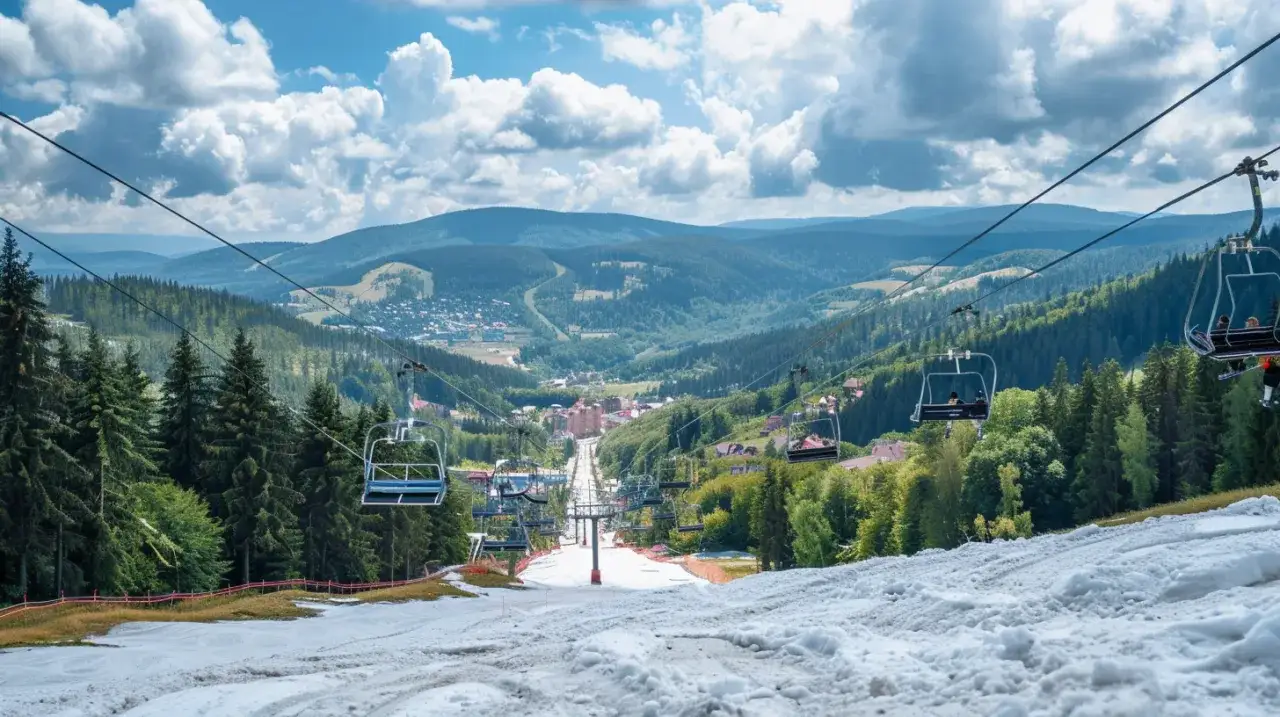 Zdjęcie Mosorny Groń od A do Z: Wyciągi, trasy i atrakcje dla każdego!