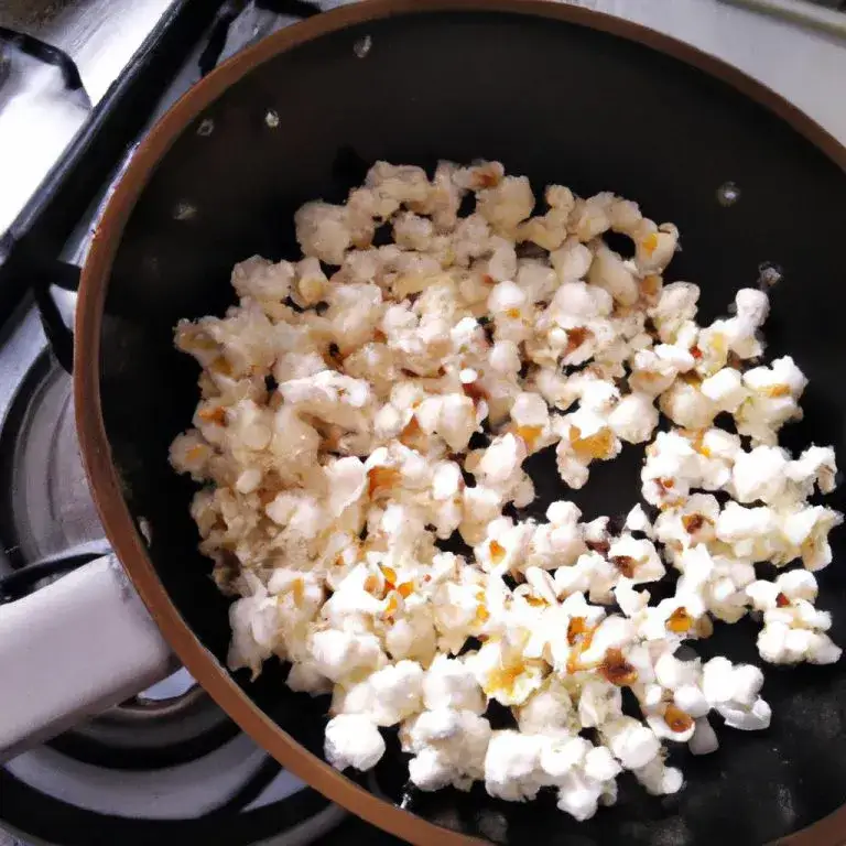 Zdjęcie Czy popcorn do mikrofali można zrobić na patelni? Oto jak to zrobić!