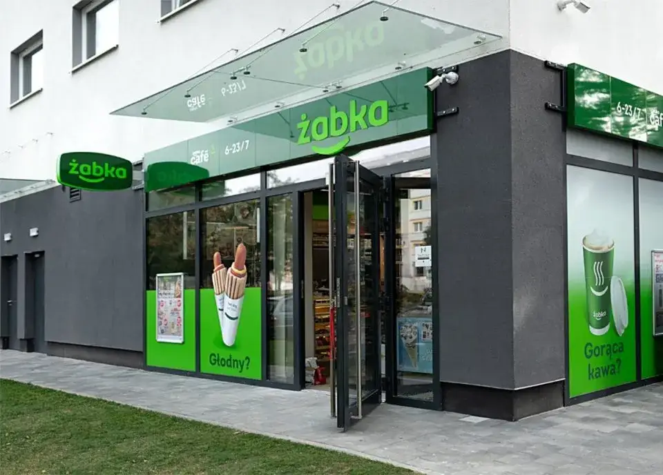 Zdjęcie Czy żabka płaci za wynajem lokalu? Sprawdź koszty i warunki umowy