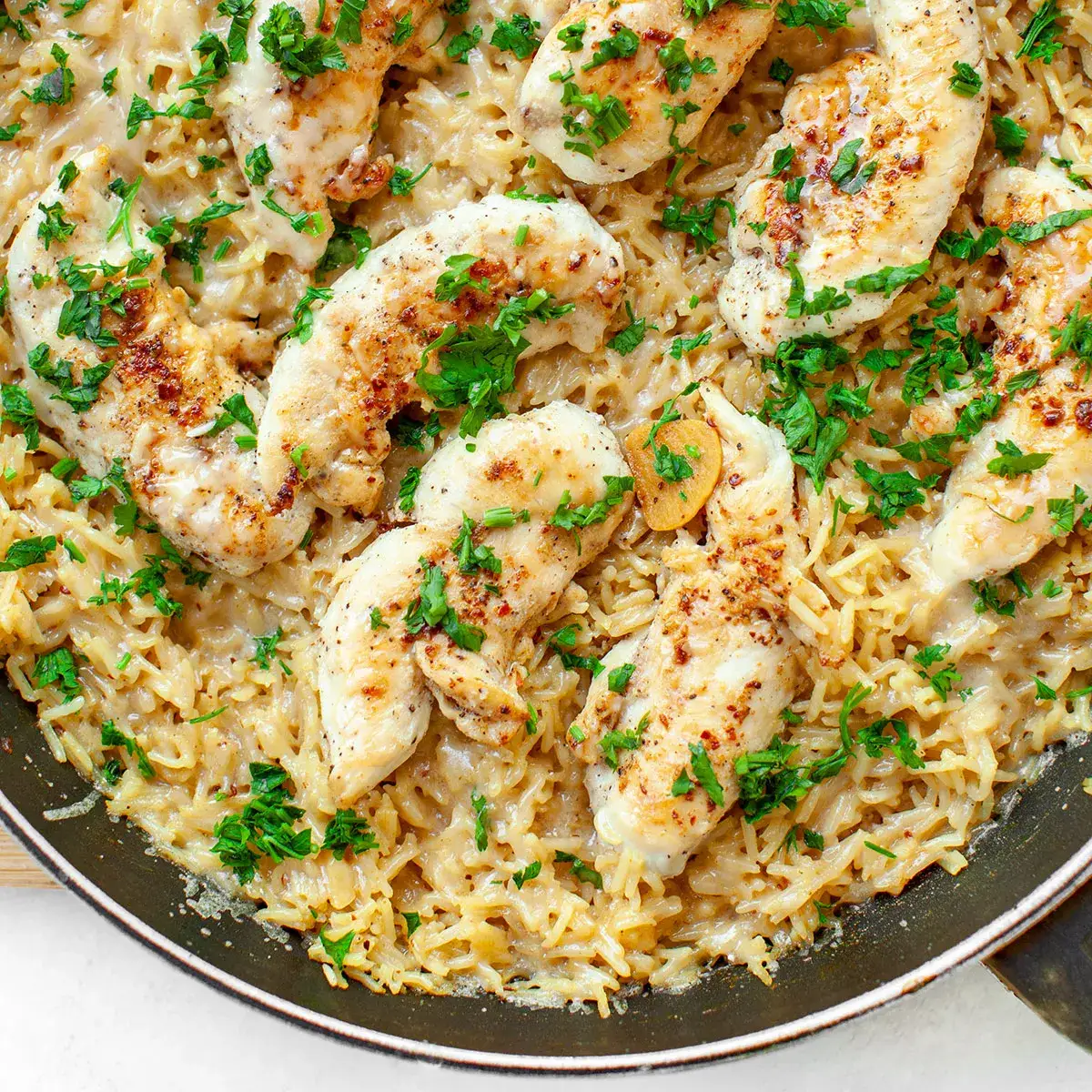 Zdjęcie Przepis na zdrowy ryż z kurczakiem, który zachwyci Twoje podniebienie