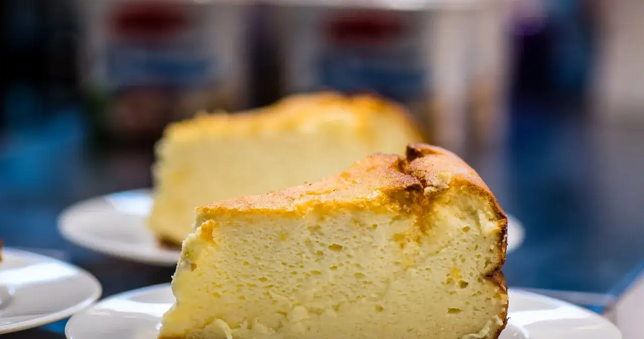 Zdjęcie Puszysty sernik, który zawsze wychodzi? Poznaj niezawodny przepis!