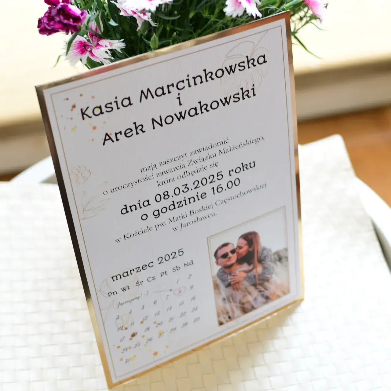 Zdjęcie Kiedy dać zaproszenie na ślub w pracy, aby nie popełnić błędu?