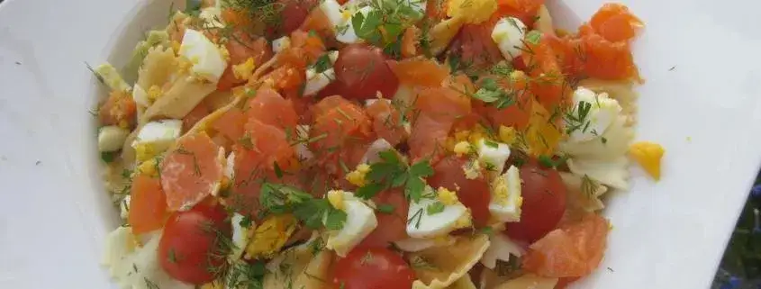 Zdjęcie Salade de p&acirc;tes au saumon: la recette parfaite pour toutes les occasions