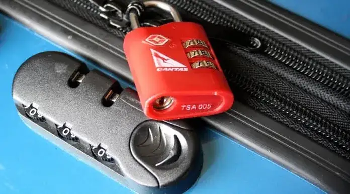 Zdjęcie Czy bagaż rejestrowany można zamknąć na kłódkę? Oto, co musisz wiedzieć
