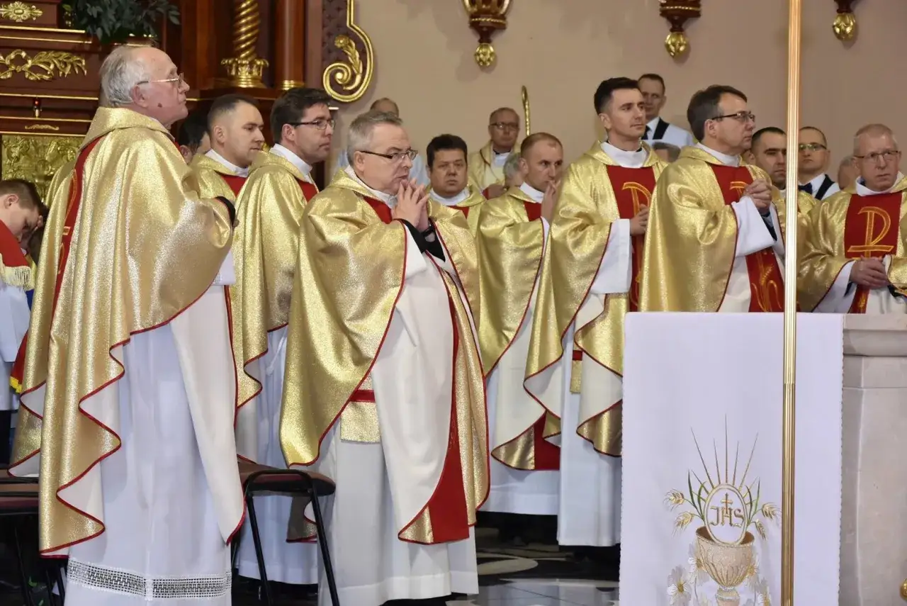 Zdjęcie Sanktuarium św rodziny w Wyszkowie: historia, relikwie i wydarzenia