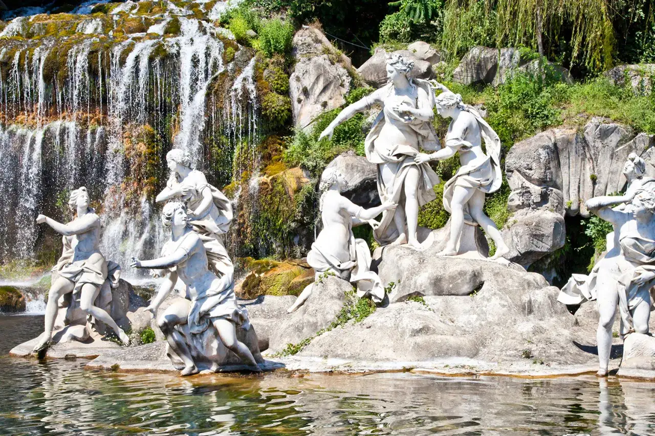 Zdjęcie Pałac królewski w Casercie: Historia, architektura i atrakcje turystyczne