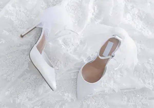 Zdjęcie Jaki kolor butów do sukni ślubnej, aby uniknąć modowych wpadek?