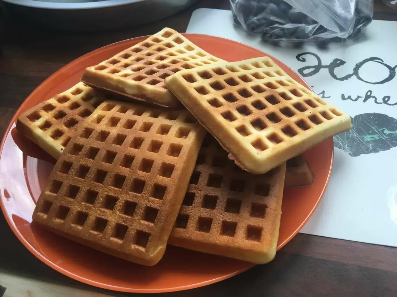 Zdjęcie Zdrowa alternatywa śniadaniowa - gofry z mąki żytniej