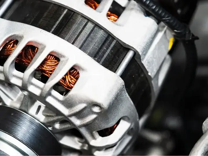 Zdjęcie Jak dobrać regulator napięcia do alternatora, aby uniknąć problemów?